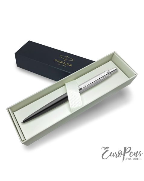 Parker Jotter - Bond Street Black CT Ballpoint Pen - Medium Blue Refill - Gift Boxed - (1953184)